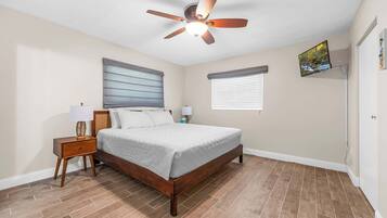 3 bedrooms, iron/ironing board, travel crib, WiFi