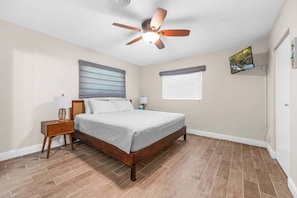 3 chambres, fer et planche à repasser, lit de bébé portatif, Wi-Fi