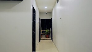 Lobby - Jai Ambe Hotel (Indore)
