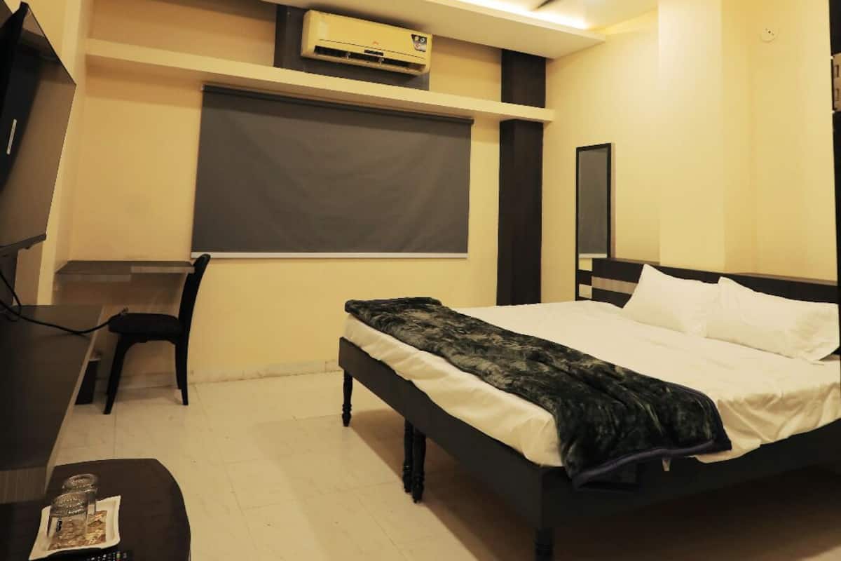 Quarto casal luxo | Espaço de trabalho para notebook, Wi-Fi de cortesia