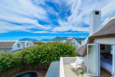 The Beach Cottage - Beachside Living in Kommetjie, Cape Town