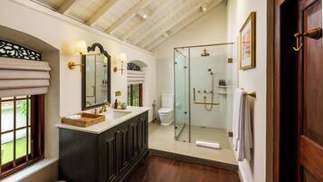 Suite, Courtyard View