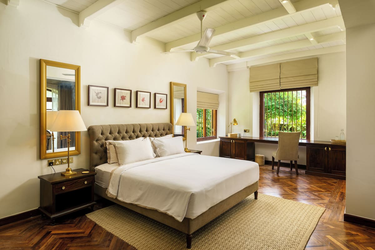 Suite, Courtyard View