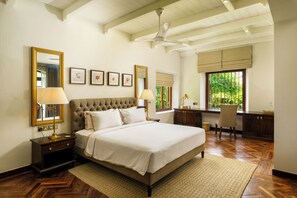 Suite, Courtyard View