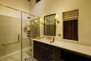 Suite, Courtyard View
