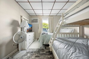 1 bedroom, iron/ironing board, Internet, bed sheets