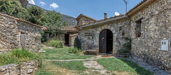 Room 'Monastrell' with Mountain Views, Shared Pool and Terrace