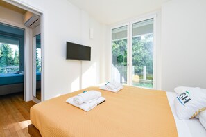 3 bedrooms, iron/ironing board, free WiFi
