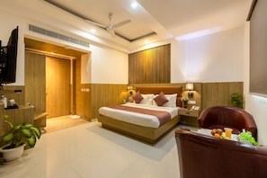 Executive Double Room | Egyptian cotton sheets, premium bedding, down duvets, memory-foam beds