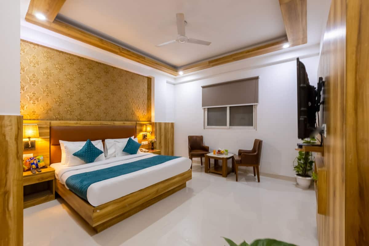 Deluxe Double Room | Egyptian cotton sheets, premium bedding, down duvets, memory-foam beds