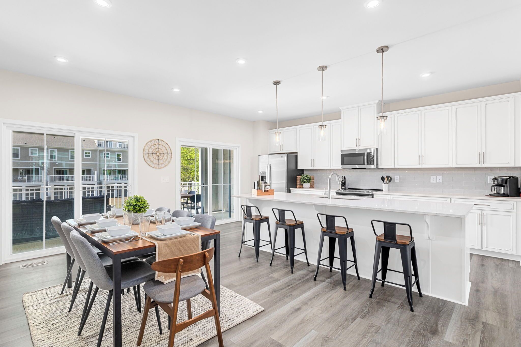 ثلاجة، ميكروويف، فرن، موقد طهي مسطح