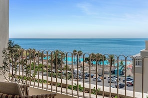 Quarto superior (Sea Facing) | Roupas de cama premium, frigobar, ferros/tábuas de passar roupa