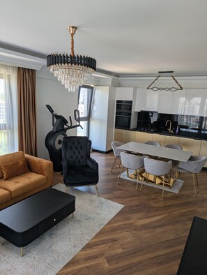 Living area - Luxury Hideaway, Parking & Self Check-In in Pipera - North Bucharest (Voluntari)