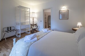 2 chambres, lit de bébé portatif, accès au Wi-Fi (inclus)