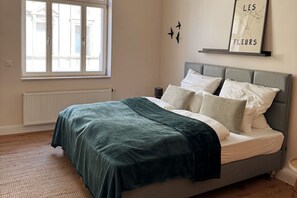 1 quarto, escrivaninha, Wi-Fi de cortesia, roupa de cama