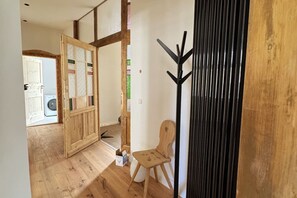 Interior - Central business apartment for 4 (Fürth)