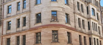 Central business apartment for 4