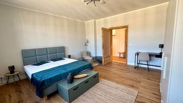 3 Schlafzimmer, Schreibtisch, kostenloses WLAN, Bettwäsche