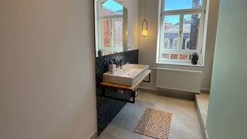 Hårtørrer, håndklæder