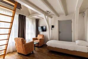 Studio, 3 Twin Beds | Desk, laptop workspace, iron/ironing board, free WiFi - Hotel Residence Le Coin (Amsterdam)