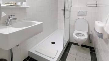 Asciugacapelli, asciugamani, sapone, shampoo