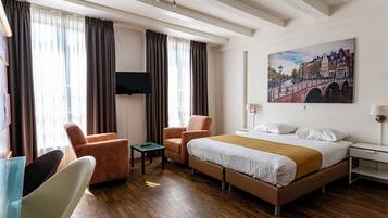 Double Room, 1 Queen Bed | Front of property