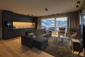 Apartment | Living area - Luxurious Penthouse on the Golf Course (Westendorf)