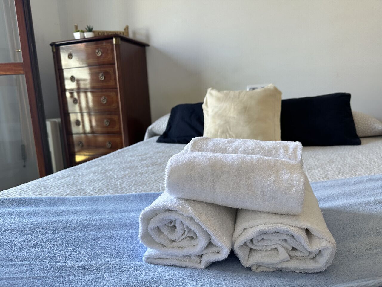 2 bedrooms, iron/ironing board