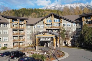 Exterior - Studio with Kitchen, Great Location (Fernie)