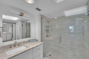 Towels - 2B/2B Fairview Isles Condo with Pool View, Walk to Beach, Heated Pool! (Fort Myers Beach)