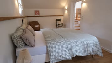 1 slaapkamer, een bureau, reisbedje, gratis wifi