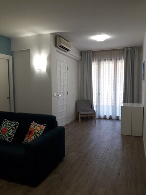 Living area - 65 sqm apartment with veranda (Trapani)