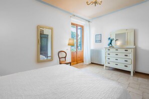 2 Schlafzimmer, Reisekinderbett, kostenloses WLAN