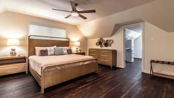 4 chambres, bureau, fer et planche Ă repasser, lit parapluie