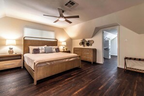 4 bedrooms, desk, iron/ironing board, travel crib