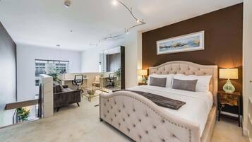 2 bedrooms, desk, travel crib, WiFi