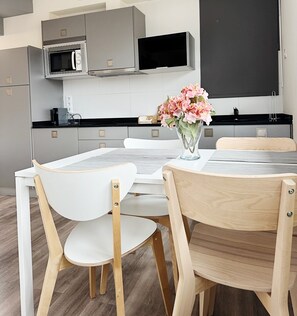 Studio Suite, quang cảnh thành phố | Khu ăn uống