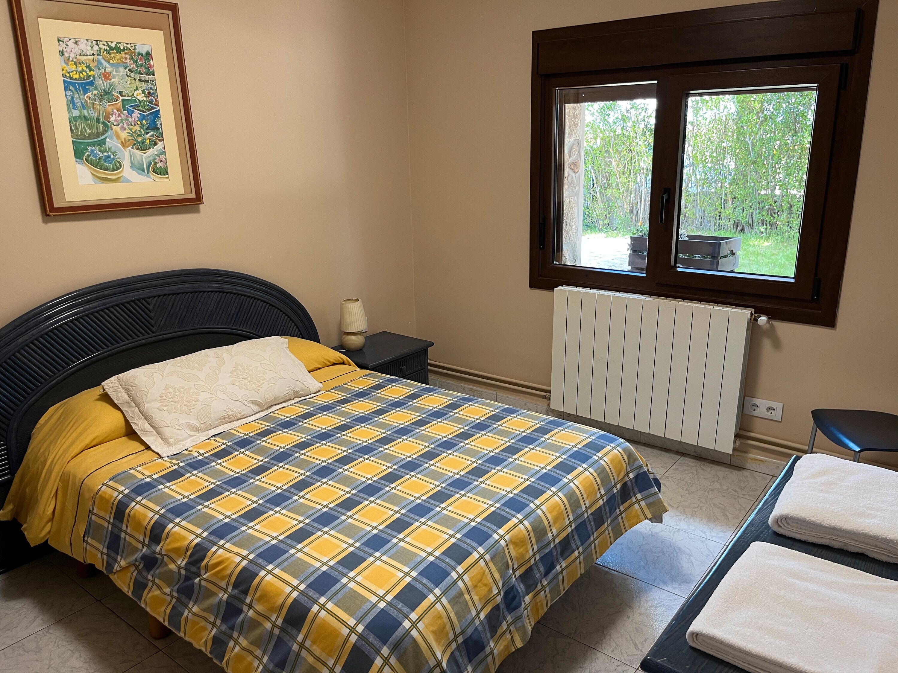 8 bedrooms, WiFi, bed sheets