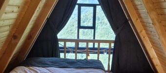 Havalı Süit Bungalov 2
Muhteşem manzaralı aile süiti. Ayder yaylasına 30 dakika.