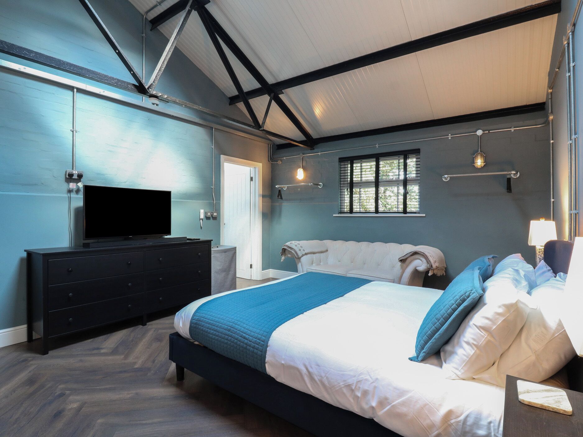 Cottage | 4 bedrooms, individually decorated, individually furnished, free WiFi