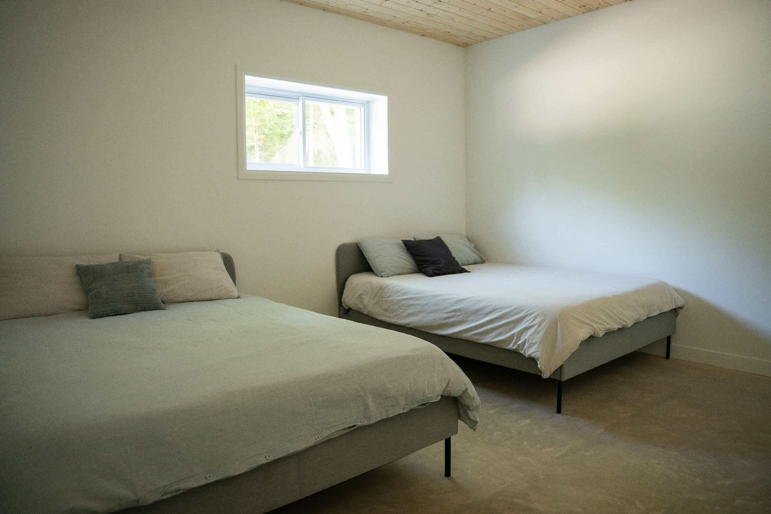 4 室のベッドルーム、WiFi、ベッドシーツ