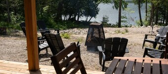 Spa and Lakefront | Oasis des chutes