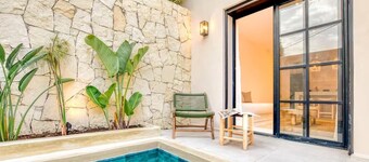 4-bedroom architect-designed villa with pool