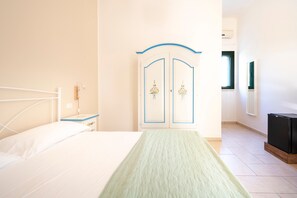 1 bedroom, WiFi, bed sheets - Room 'San Biagio - Deluxe 1' with Shared Pool, Wi-Fi, and Air Conditioning (Calimera)