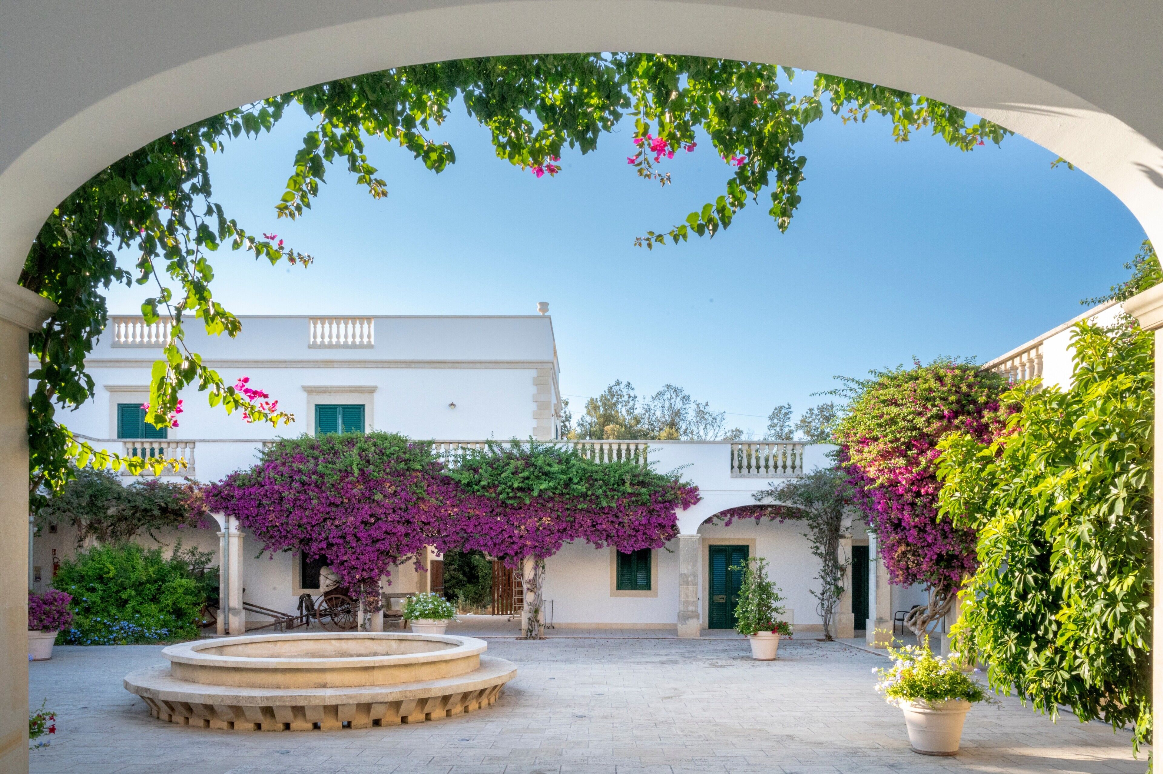 المنشأة من الخارج