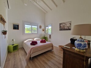 4 Schlafzimmer, Bügeleisen/Bügelbrett, kostenloses WLAN, Bettwäsche