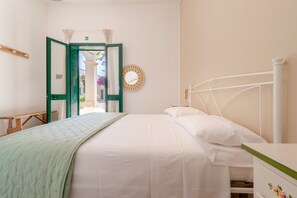 1 bedroom, WiFi, bed sheets - Room 'San Biagio - Deluxe 3' with Shared Pool, Wi-Fi and Air Conditioning (Calimera)