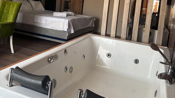 Deluxe Penthouse, Balcony | Laptop workspace, WiFi (free) - DUUM SUITE (Izmir)
