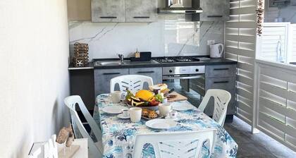 Francesca's Apartments - Ocean Apartment - 3 minutes by car from the beach