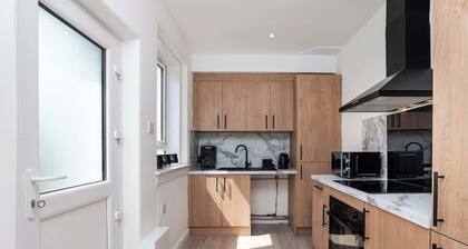 2 Bedroom House-Free Parking